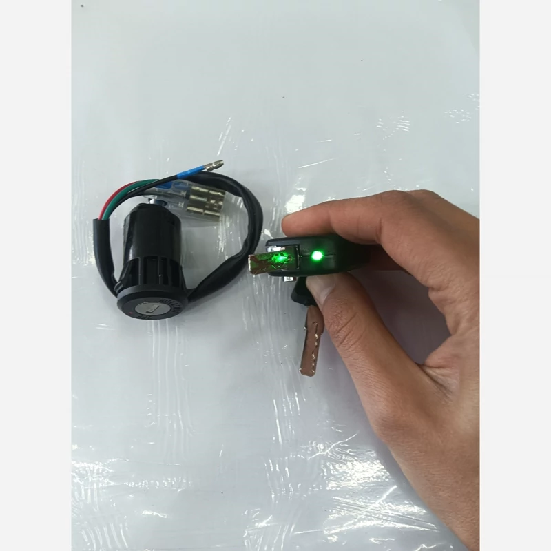سوییچ تاشو چراغ دار موتور سیکلت هندا kh